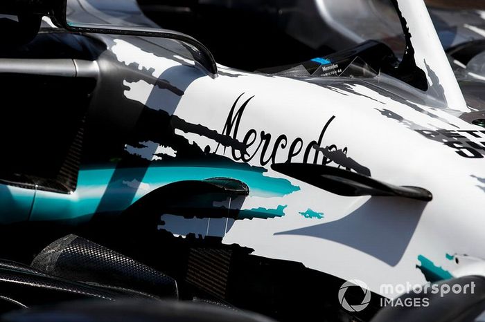 Mercedes AMG F1 W10 con decoración especial de los 125 años en motorsport