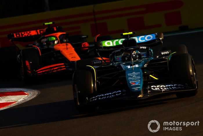 Fernando Alonso, Aston Martin AMR24, Lando Norris, McLaren MCL38
