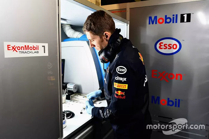 Red Bull Racing ExxonMobil
