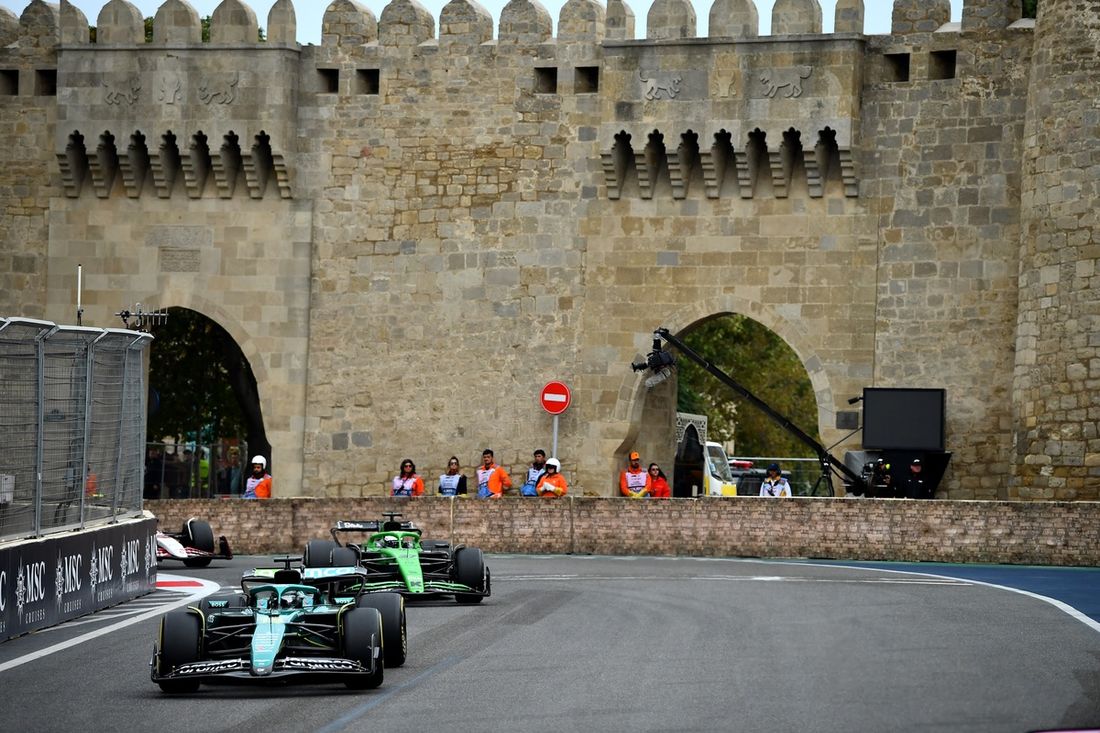 Nico Hulkenberg, Sauber, Lance Stroll, Aston Martin Racing