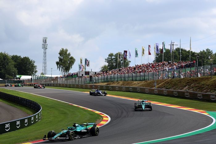 Lance Stroll, Aston Martin Racing, Fernando Alonso, Aston Martin Racing, Alexander Albon, Williams