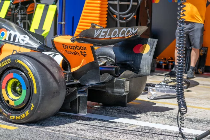 McLaren MCL39 technical detail