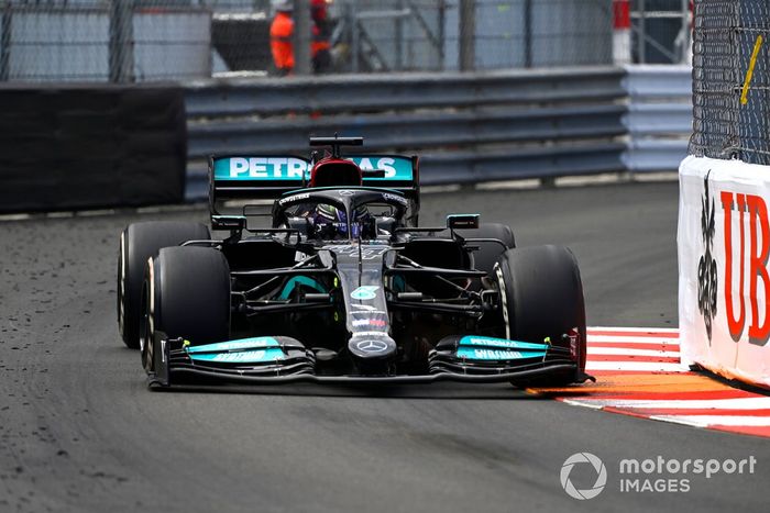 Lewis Hamilton, Mercedes W12  