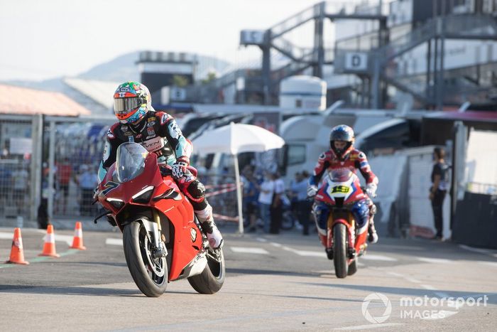 Chaz Davies, Team GoEleven on MWC square Inauguration