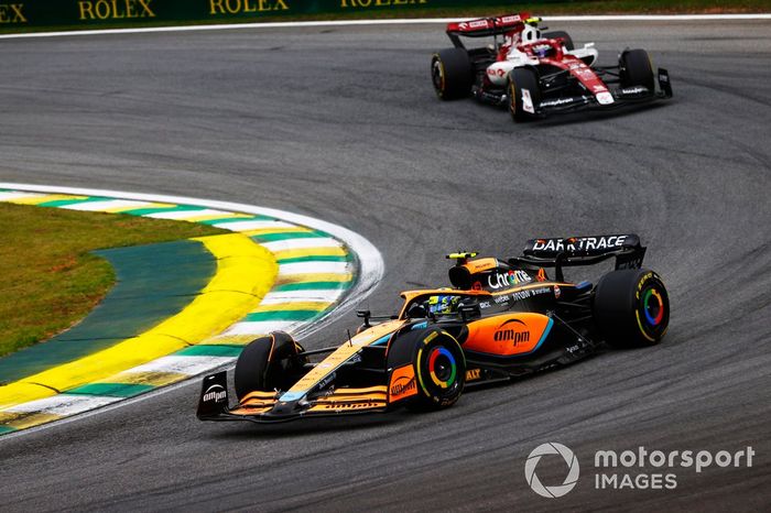 Lando Norris, McLaren MCL36, Zhou Guanyu, Alfa Romeo C42