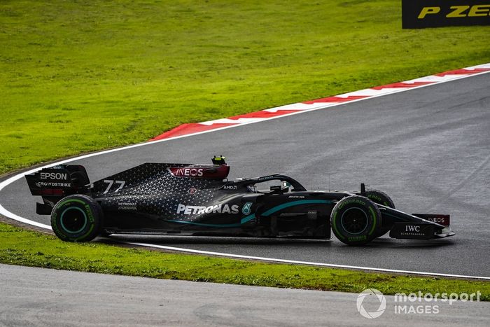 Valtteri Bottas, Mercedes F1 W11 hace un trompo