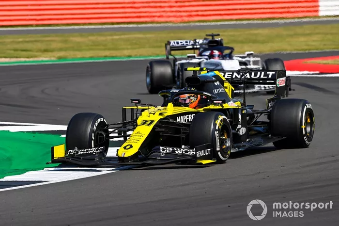 Esteban Ocon, Renault F1 Team R.S.20, Daniil Kvyat, AlphaTauri AT01