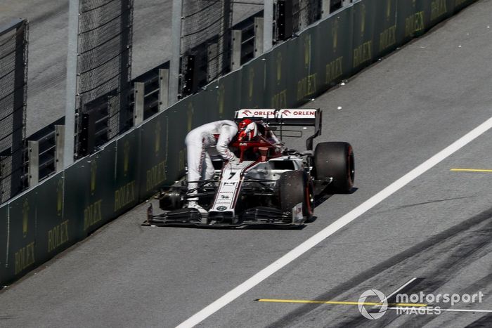 Kimi Raikkonen, Alfa Romeo Racing C39 se retira de la carrera