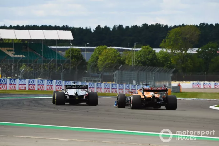 Romain Grosjean, Haas VF-20, Carlos Sainz Jr., McLaren MCL35