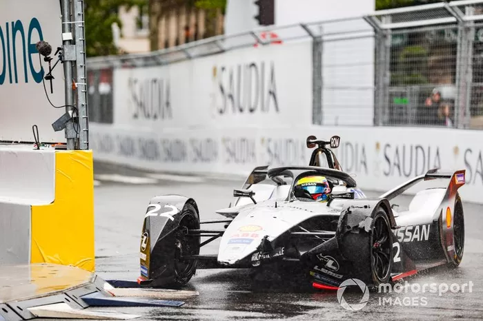 Oliver Rowland, Nissan e.Dams, Nissan IMO1 con el alerón dañado