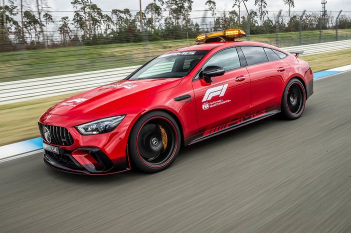 Mercedes‑AMG GT 63 S 4MATIC+ F1 Medical Car