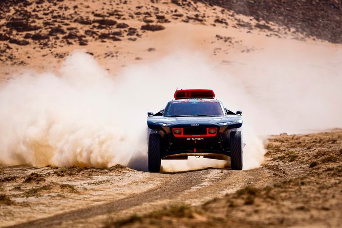 #202 Team Audi Sport Audi: Carlos Sainz, Lucas Cruz