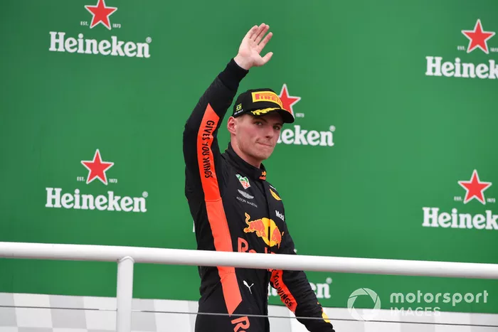 Podio: Max Verstappen, Red Bull Racing celebra