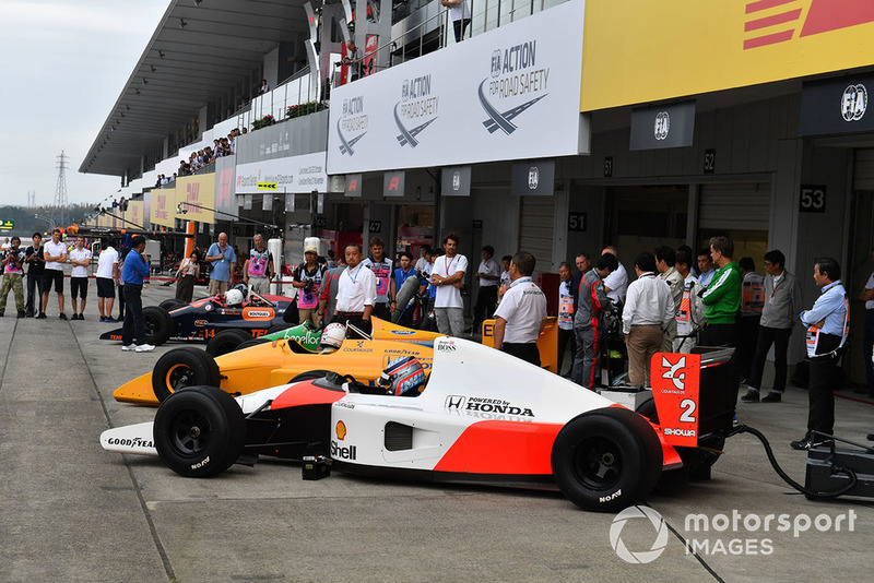 Такума Сато и McLaren Honda MP4-7A, Legends F1 30th Anniversary Lap Demonstration
