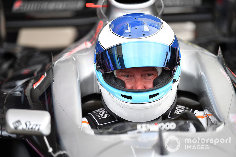 Mika Hakkinen, McLaren MP4-13 demonstratie