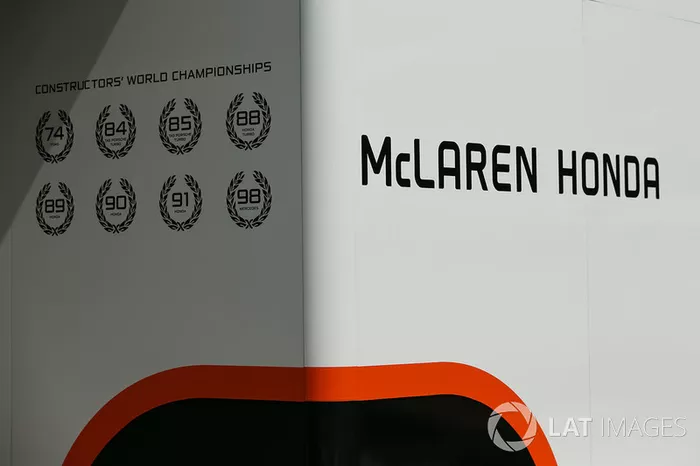 Box de McLaren