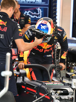 Daniel Ricciardo, Red Bull Racing RB13 and halo