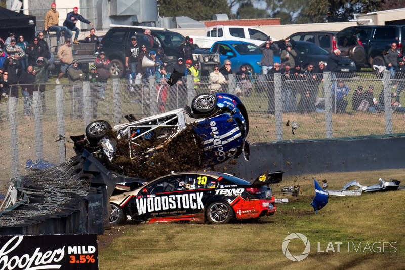 Todd Hazelwood, Brad Jones Racing crash