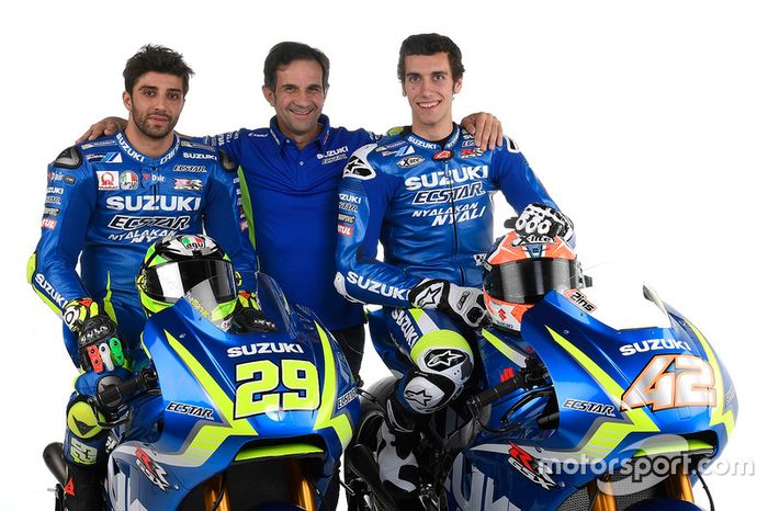 Andrea Iannone, Alex Rins and Davide Brivio, Team Manager, Team Suzuki Ecstar MotoGP