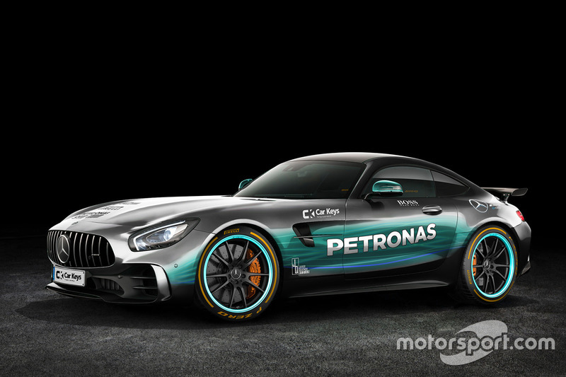 Mercedes AMG GT dengan corak Mercedes AMG F1