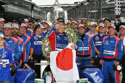 Takuma Sato, Michael Andretti, Andretti Autosport celebran la victoria