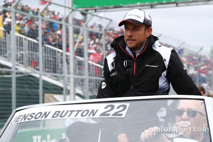 Jenson Button, McLaren en el desfile de pilotos