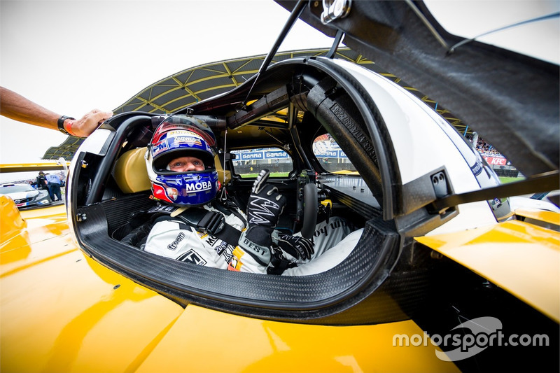 Jan Lammers met de brute prototype