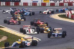 Départ : Ricardo Patrese, Williams Renault, mène devant Nigel Mansell, Williams Renault, Ayrton Senna, McLaren Honda, Michael Schumacher, Benetton Ford