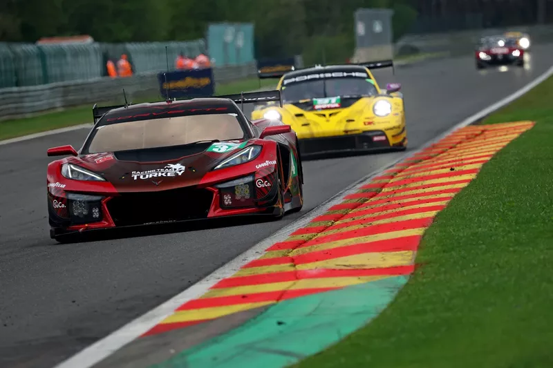 N.º 34 Racing Team Turkey con el TF Corvette Z06 LMGT3.R: Peter Dempsey, Salih Yoluc, Charlie Eastwood