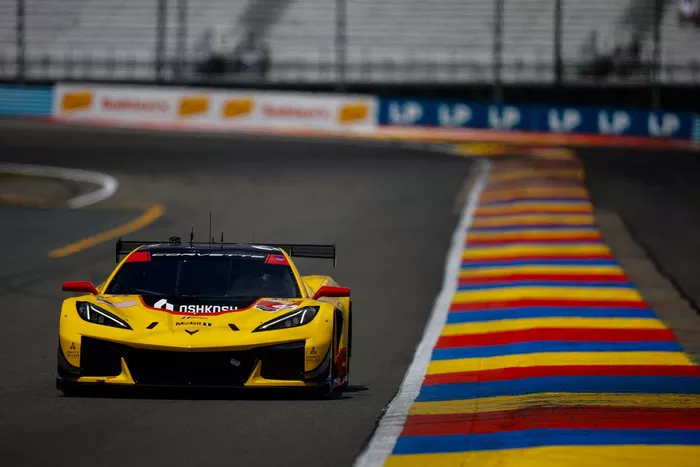#4 Corvette Racing by Pratt Miller Motorsports Corvette Z06 GT3.R: Tommy Milner, Nicky Catsburg, Andrea Caldarelli