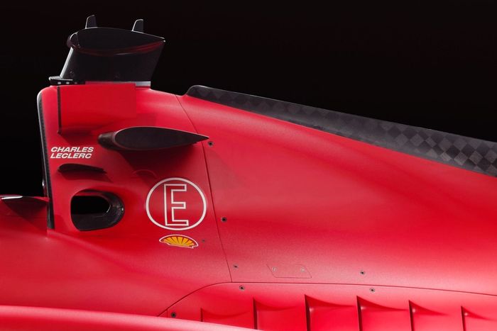 Ferrari SF-23. detalle tapa motor