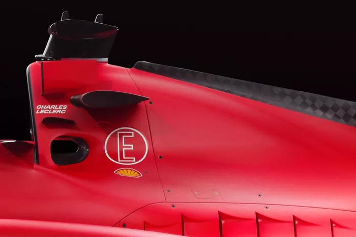 Ferrari SF-23. detalle tapa motor