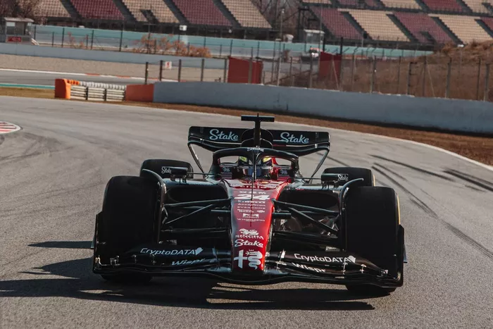 Guanyu Zhou
, Alfa Romeo C43