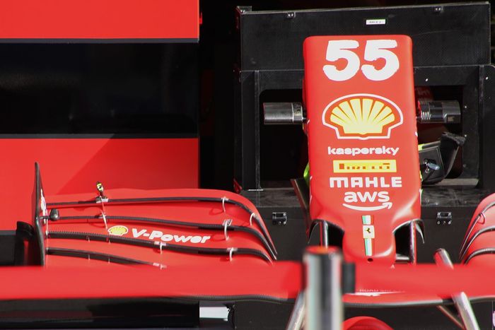 Detalle del alerón delantero del Ferrari SF21