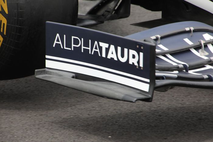 Detalle del endplate delantero del AlphaTauri AT02 