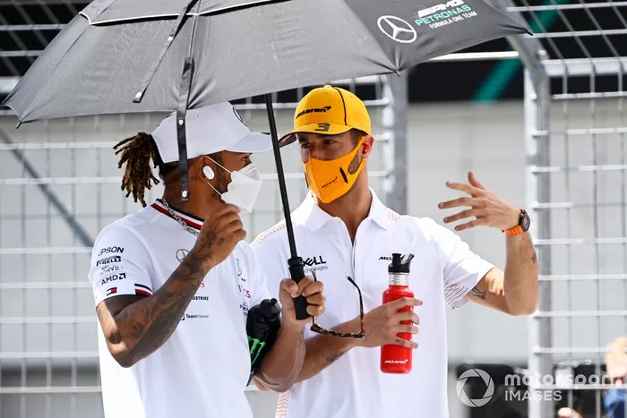 Lewis Hamilton, Mercedes W12, Daniel Ricciardo, McLaren MCL35M