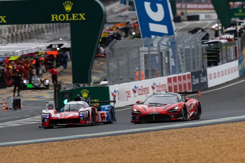  #11 Isotta Fraschini Isotta Fraschini Tipo6-C : Carl Wattana Bennett, Jean-Karl Vernay, Antonio Serravalle, #70 Inception Racing McLaren 720S LMGT3 Evo : Brendan Iribe, Ollie Millroy, Frederik Schandorff