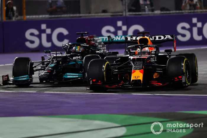 Max Verstappen, Red Bull Racing Lewis Hamilton, Mercedes 