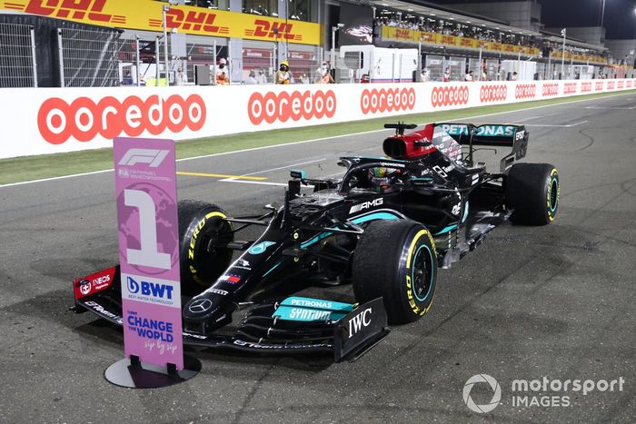 Lewis Hamilton, Mercedes W12, ganador del GP de Qatar