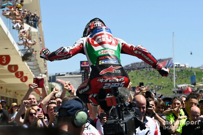 Ganador de la carrera Alex Rins, Team LCR Honda