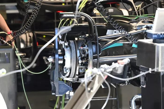 Mercedes W14 detalles técnicos