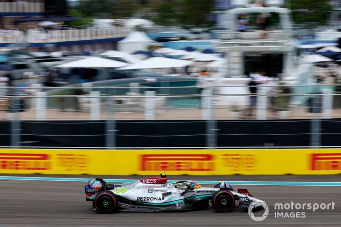 Lewis Hamilton, Mercedes W13 