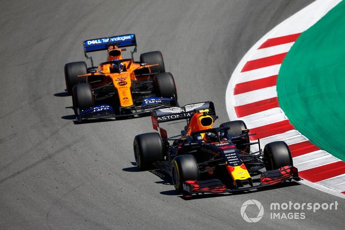 Pierre Gasly, Red Bull Racing RB15, Carlos Sainz Jr., McLaren MCL34