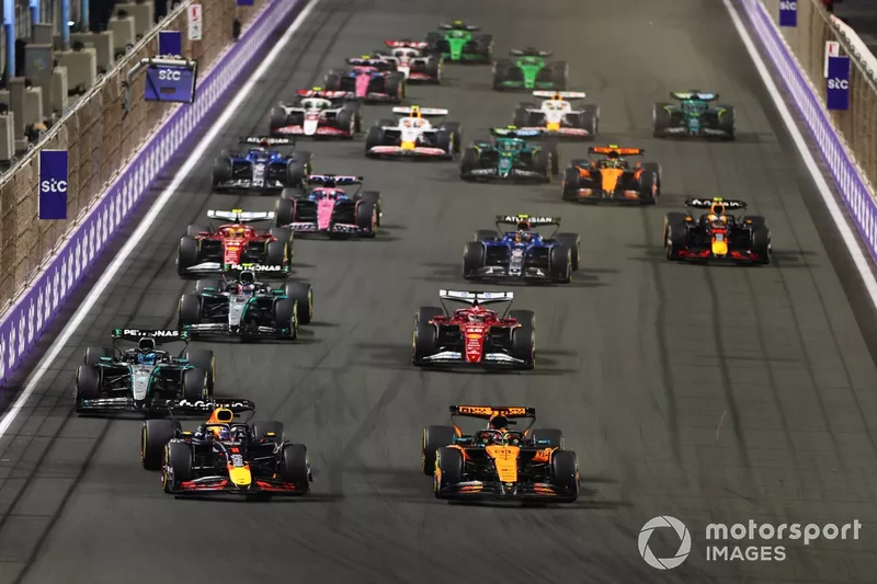 Oscar Piastri, McLaren, Max Verstappen, Red Bull Racing, George Russell, Mercedes