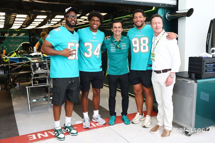 Matt Dickerson, Jordan Colbert y Will Bradley-King con Pedro de la Rosa