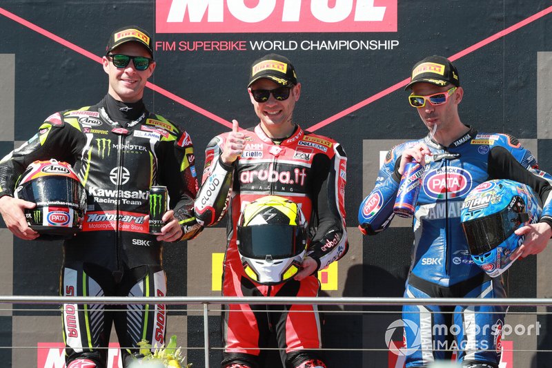 Il secondo classificato Jonathan Rea, Kawasaki Racing, il vincitore Alvaro Bautista, Aruba.it Racing-Ducati Team, il terzo classificato Marco Melandri, GRT Yamaha WorldSBK