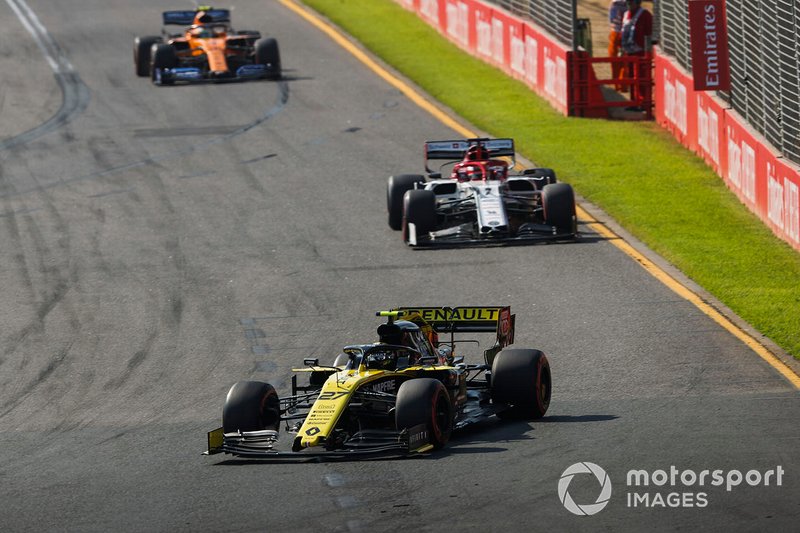 Nico Hulkenberg, Renault F1 Team R.S. 19 ve Kimi Raikkonen, Alfa Romeo Racing C38 ve Lando Norris, McLaren MCL34