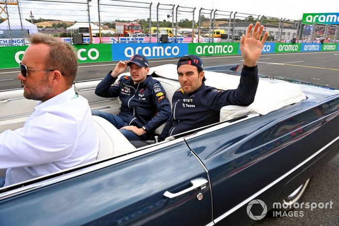 Sergio Pérez, Red Bull Racing, Max Verstappen, Red Bull Racing, en el desfile de pilotos