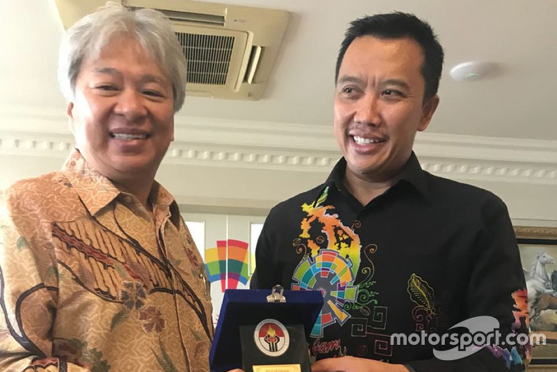 Vice President PT YIMM Dyonisius Beti dan Menteri Pemuda dan Olahraga (Menpora), Imam Nahrawi