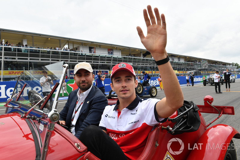 Assim, o caminho natural era a F1. Sua estreia aconteceria pela Sauber, que voltaria a ter laços mais estreitos com a Ferrari.